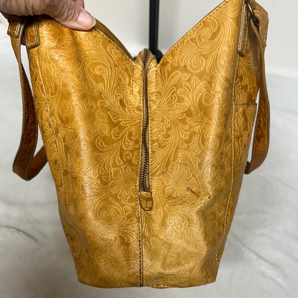 Steven By Steve Madden Embossed Mustard Colored leather Shoulder Bag - Picture 9 of 16
